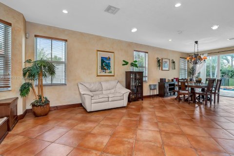 Villa ou maison à vendre à Pembroke Pines, Floride: 5 chambres, 290.23 m2 № 1240563 - photo 8