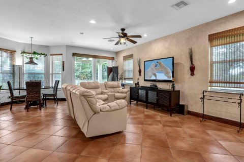 Villa ou maison à vendre à Pembroke Pines, Floride: 5 chambres, 290.23 m2 № 1240563 - photo 12