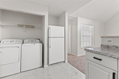 Condo in Tampa, Florida, 2 bedrooms  № 1395633 - photo 7