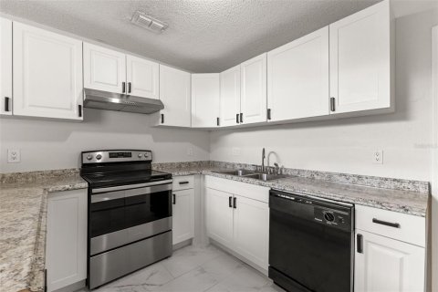 Condominio en venta en Tampa, Florida, 2 dormitorios, 89.56 m2 № 1395633 - foto 3