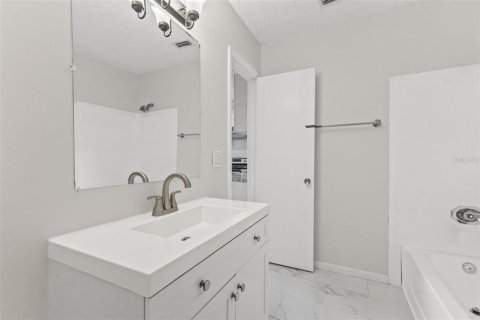 Copropriété à vendre à Tampa, Floride: 2 chambres, 89.56 m2 № 1395633 - photo 17