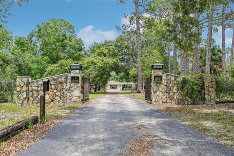 House in North Port, Florida 3 bedrooms, 181.44 sq.m. № 1247285 - photo 13