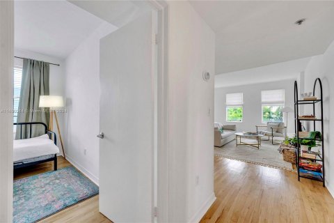 Condo in Miami Beach, Florida, 2 bedrooms  № 1209928 - photo 5