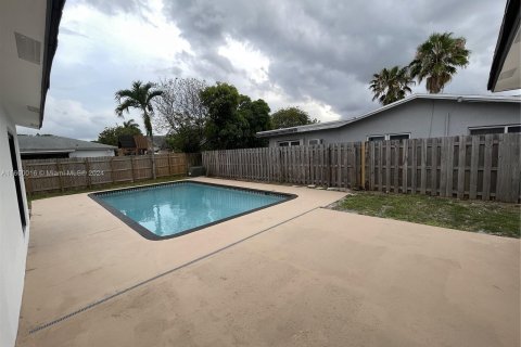 House in North Lauderdale, Florida 3 bedrooms, 143.26 sq.m. № 1209929 - photo 21