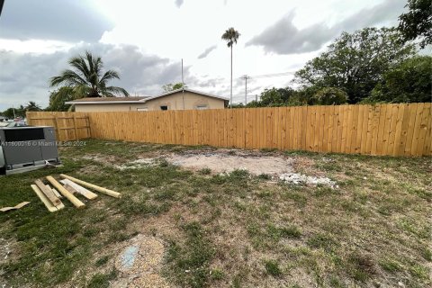 House in North Lauderdale, Florida 3 bedrooms, 143.26 sq.m. № 1209929 - photo 25