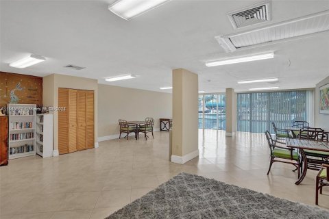 Condominio en venta en North Miami, Florida, 2 dormitorios, 101.82 m2 № 1050515 - foto 20