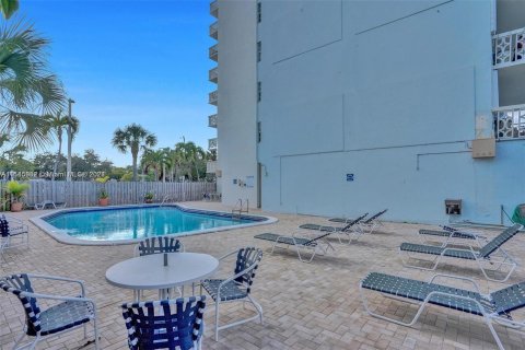 Copropriété à vendre à North Miami, Floride: 2 chambres, 101.82 m2 № 1050515 - photo 22