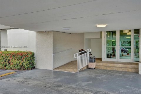 Condominio en venta en North Miami, Florida, 2 dormitorios, 101.82 m2 № 1050515 - foto 18