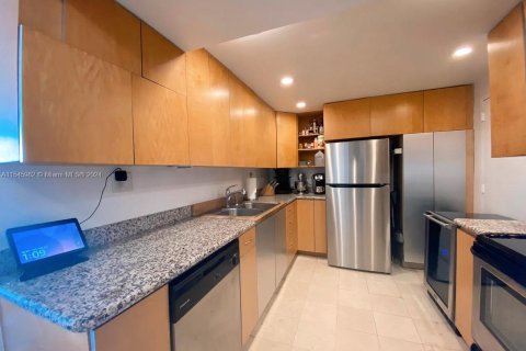 Condominio en venta en North Miami, Florida, 2 dormitorios, 101.82 m2 № 1050515 - foto 1