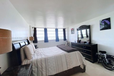 Condominio en venta en North Miami, Florida, 2 dormitorios, 101.82 m2 № 1050515 - foto 11