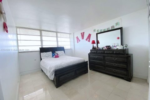 Condominio en venta en North Miami, Florida, 2 dormitorios, 101.82 m2 № 1050515 - foto 14