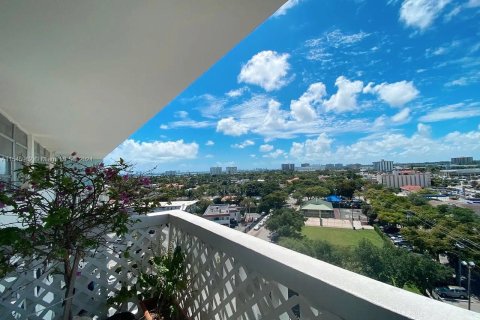 Condominio en venta en North Miami, Florida, 2 dormitorios, 101.82 m2 № 1050515 - foto 7