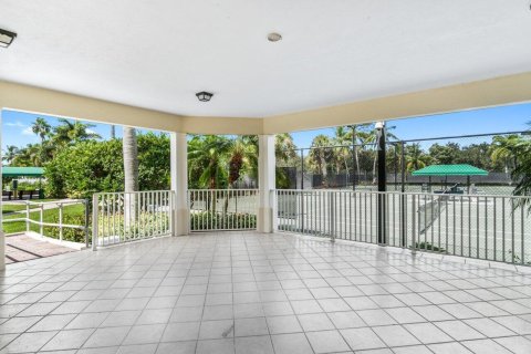 House in Wellington, Florida 3 bedrooms, 185.9 sq.m. № 1060046 - photo 15