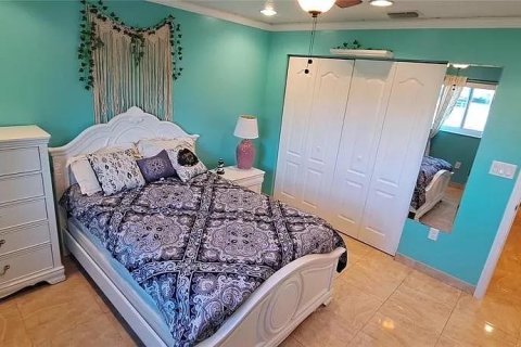 Casa en venta en Okeechobee, Florida, 5 dormitorios, 429.21 m2 № 1036143 - foto 26