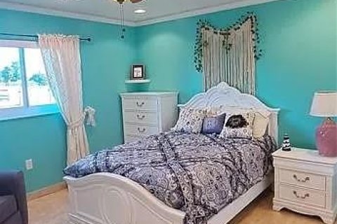 Casa en venta en Okeechobee, Florida, 5 dormitorios, 429.21 m2 № 1036143 - foto 25