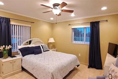 Casa en venta en Okeechobee, Florida, 5 dormitorios, 429.21 m2 № 1036143 - foto 22