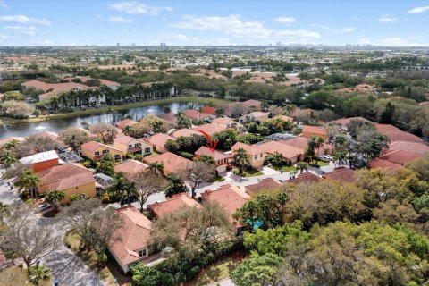 Villa ou maison à vendre à Riviera Beach, Floride: 4 chambres, 175.59 m2 № 1036174 - photo 9