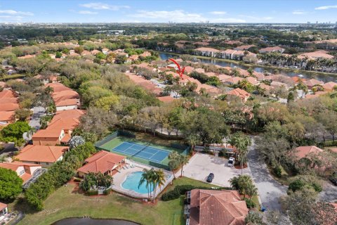 Villa ou maison à vendre à Riviera Beach, Floride: 4 chambres, 175.59 m2 № 1036174 - photo 4