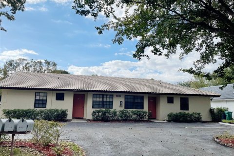 Immobilier commercial à vendre à Coral Springs, Floride: 363.71 m2 № 1036144 - photo 5