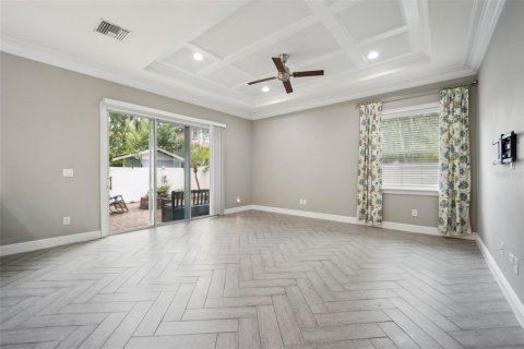 Villa ou maison à vendre à Tampa, Floride: 5 chambres, 332.22 m2 № 1397088 - photo 8