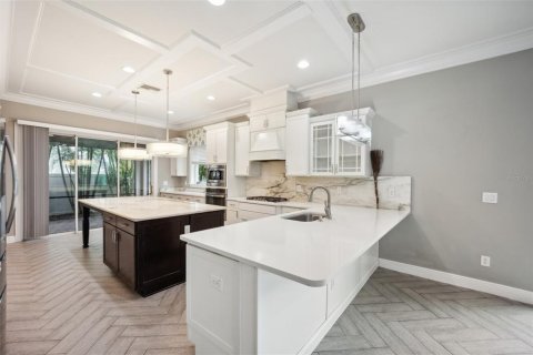 Villa ou maison à vendre à Tampa, Floride: 5 chambres, 332.22 m2 № 1397088 - photo 4