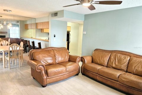 Condo in Palm Harbor, Florida, 2 bedrooms  № 1373849 - photo 6