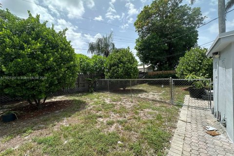 House in Fort Lauderdale, Florida 3 bedrooms, 117.52 sq.m. № 1281511 - photo 11