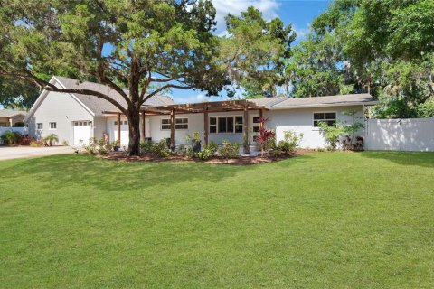 House in Edgewater, Florida 4 bedrooms, 222.97 sq.m. № 1165715 - photo 2