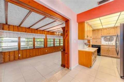 Villa ou maison à vendre à Palmetto Bay, Floride: 4 chambres, 121.89 m2 № 1294539 - photo 7