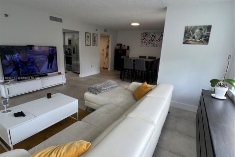 Condo in North Miami Beach, Florida, 3 bedrooms  № 1294605 - photo 3