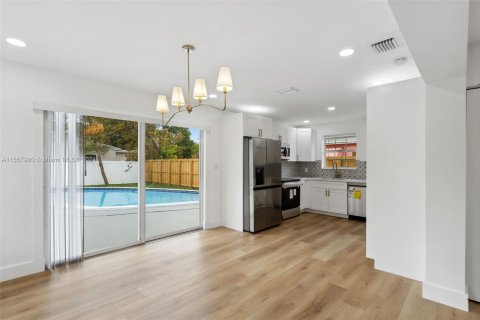 Villa ou maison à vendre à Hallandale Beach, Floride: 3 chambres, 102.01 m2 № 1080350 - photo 9