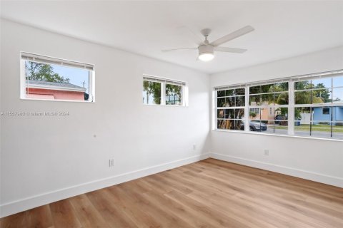 Villa ou maison à vendre à Hallandale Beach, Floride: 3 chambres, 102.01 m2 № 1080350 - photo 17