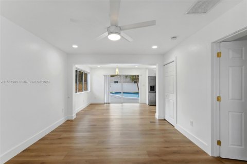 Villa ou maison à vendre à Hallandale Beach, Floride: 3 chambres, 102.01 m2 № 1080350 - photo 7