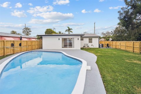 Villa ou maison à vendre à Hallandale Beach, Floride: 3 chambres, 102.01 m2 № 1080350 - photo 28