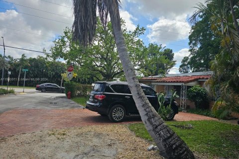 Villa ou maison à vendre à Fort Lauderdale, Floride: 2 chambres, 104.24 m2 № 1098266 - photo 2