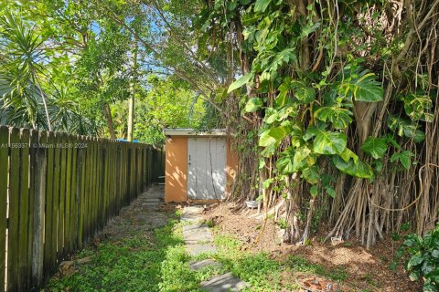 House in Fort Lauderdale, Florida 2 bedrooms, 104.24 sq.m. № 1098266 - photo 17