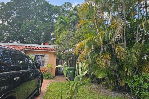 House in Fort Lauderdale, Florida 2 bedrooms, 104.24 sq.m. № 1098266 - photo 20