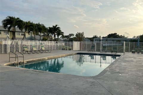 Touwnhouse à vendre à Deerfield Beach, Floride: 3 chambres, 104.24 m2 № 1060332 - photo 2