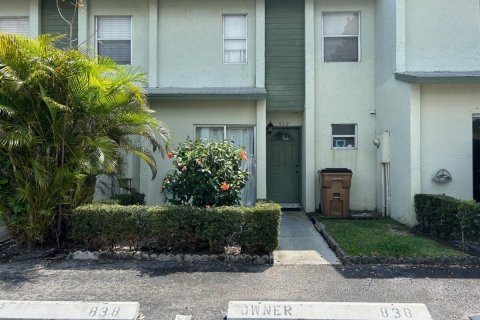 Townhouse in Deerfield Beach, Florida 3 bedrooms, 104.24 sq.m. № 1060332 - photo 14