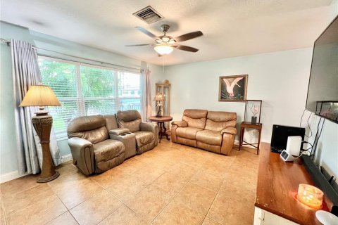 House in Port Charlotte, Florida 2 bedrooms, 158.49 sq.m. № 1287096 - photo 8