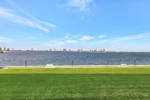 Condominio en venta en Lake Park, Florida, 2 dormitorios, 133.78 m2 № 1171155 - foto 15