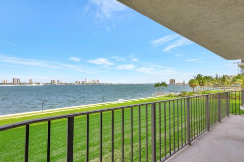 Condominio en venta en Lake Park, Florida, 2 dormitorios, 133.78 m2 № 1171155 - foto 11