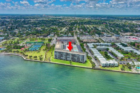 Condominio en venta en Lake Park, Florida, 2 dormitorios, 133.78 m2 № 1171155 - foto 6