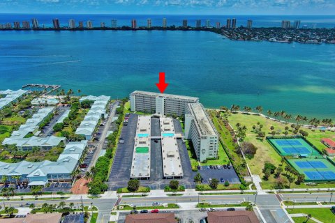 Condominio en venta en Lake Park, Florida, 2 dormitorios, 133.78 m2 № 1171155 - foto 25