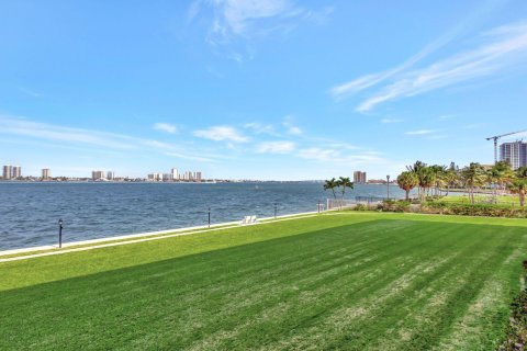 Condominio en venta en Lake Park, Florida, 2 dormitorios, 133.78 m2 № 1171155 - foto 19