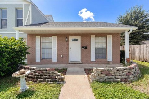 Touwnhouse à vendre à Leesburg, Floride: 2 chambres, 103.77 m2 № 1341896 - photo 1