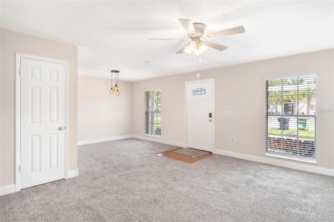 Townhouse in Leesburg, Florida 2 bedrooms, 103.77 sq.m. № 1341896 - photo 7