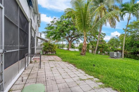 Condo in Miami Gardens, Florida, 1 bedroom  № 1241253 - photo 8