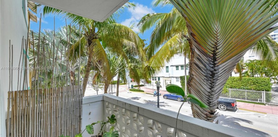 Condo in Miami Beach, Florida, 1 bedroom  № 1241251