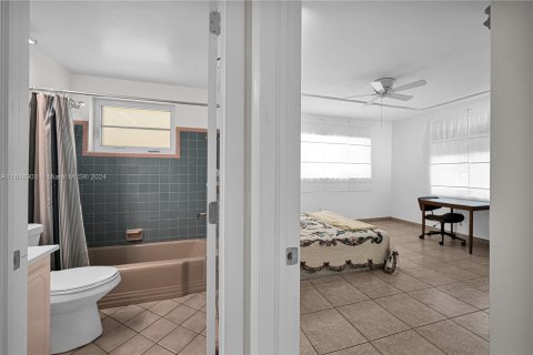 Condo in Miami Beach, Florida, 1 bedroom  № 1241251 - photo 24